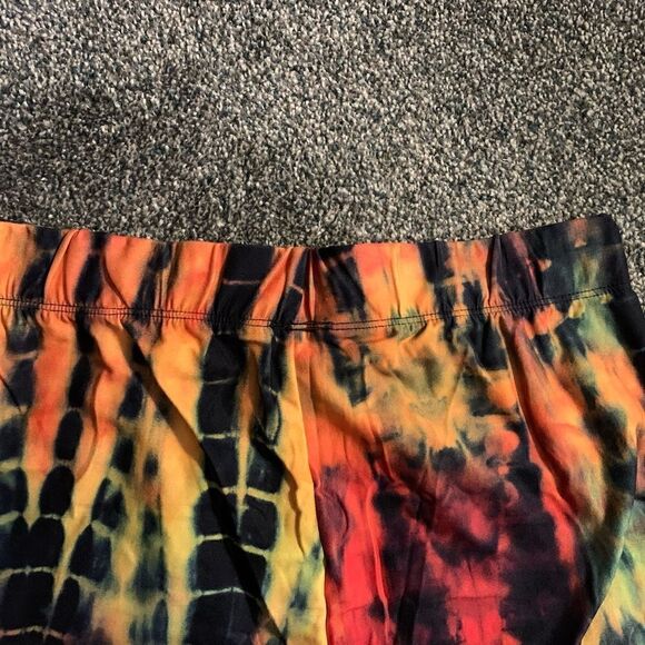 New! Trendy tie dye pattern Shorts and Shirt set Boho Yoga Zumba Jogging Biking - Picture 8 of 8